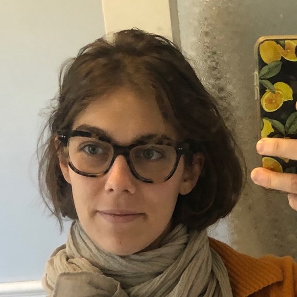 Meet your Posher, Caroline - Picture 2 of 3